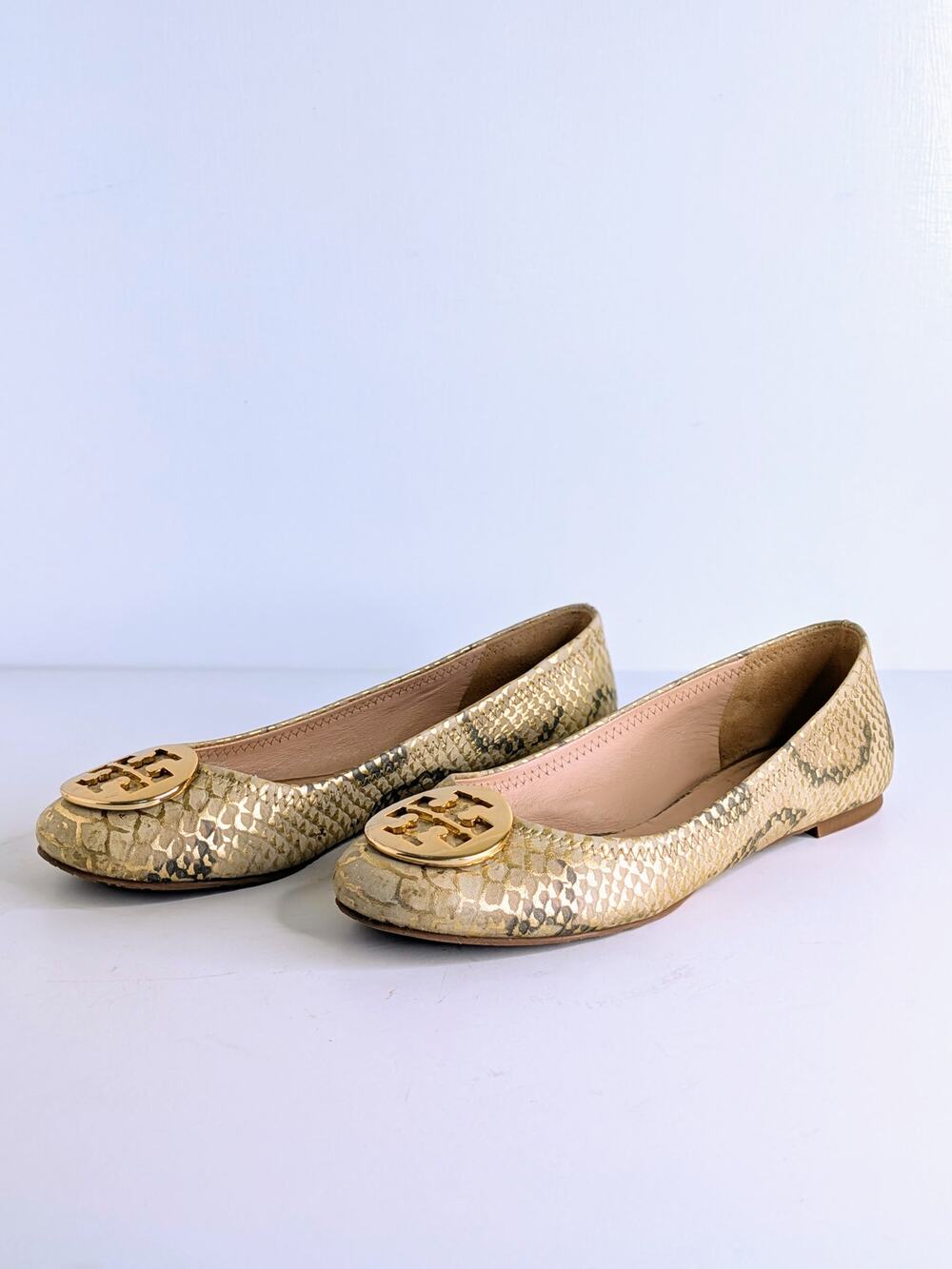 Tory Burch Reva Ballet Flats 7.5 Tan Gold Snakeskin Print Metallic Logo Round